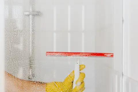 Glass Cleaning in Islamabad and Rawalpindi